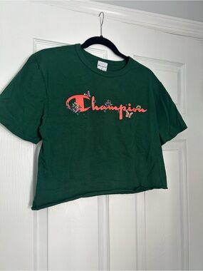 Cropped Dark Green Champion Tshirt